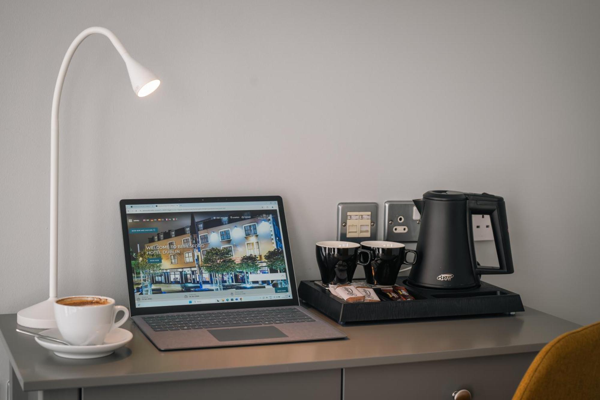 เบอร์สฟอร์ด โฮเต็ล Hotel ดับลิน ภายนอก รูปภาพ